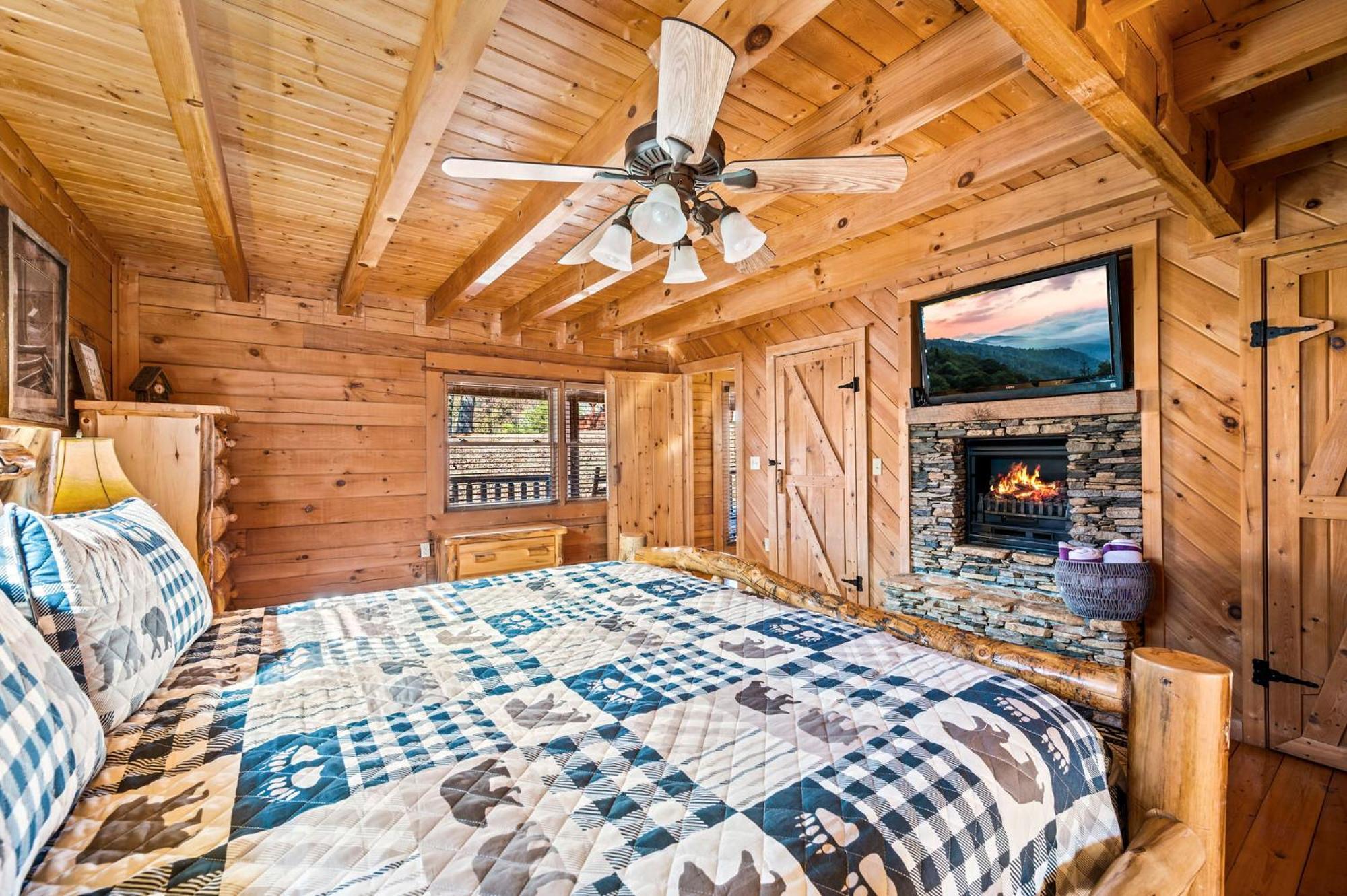 Bearfoot Pines - True Log Cabin - Wi-Fi, Hot Tub, Fishing, Deck With Views! - Mins To Pf Sevierville Ngoại thất bức ảnh