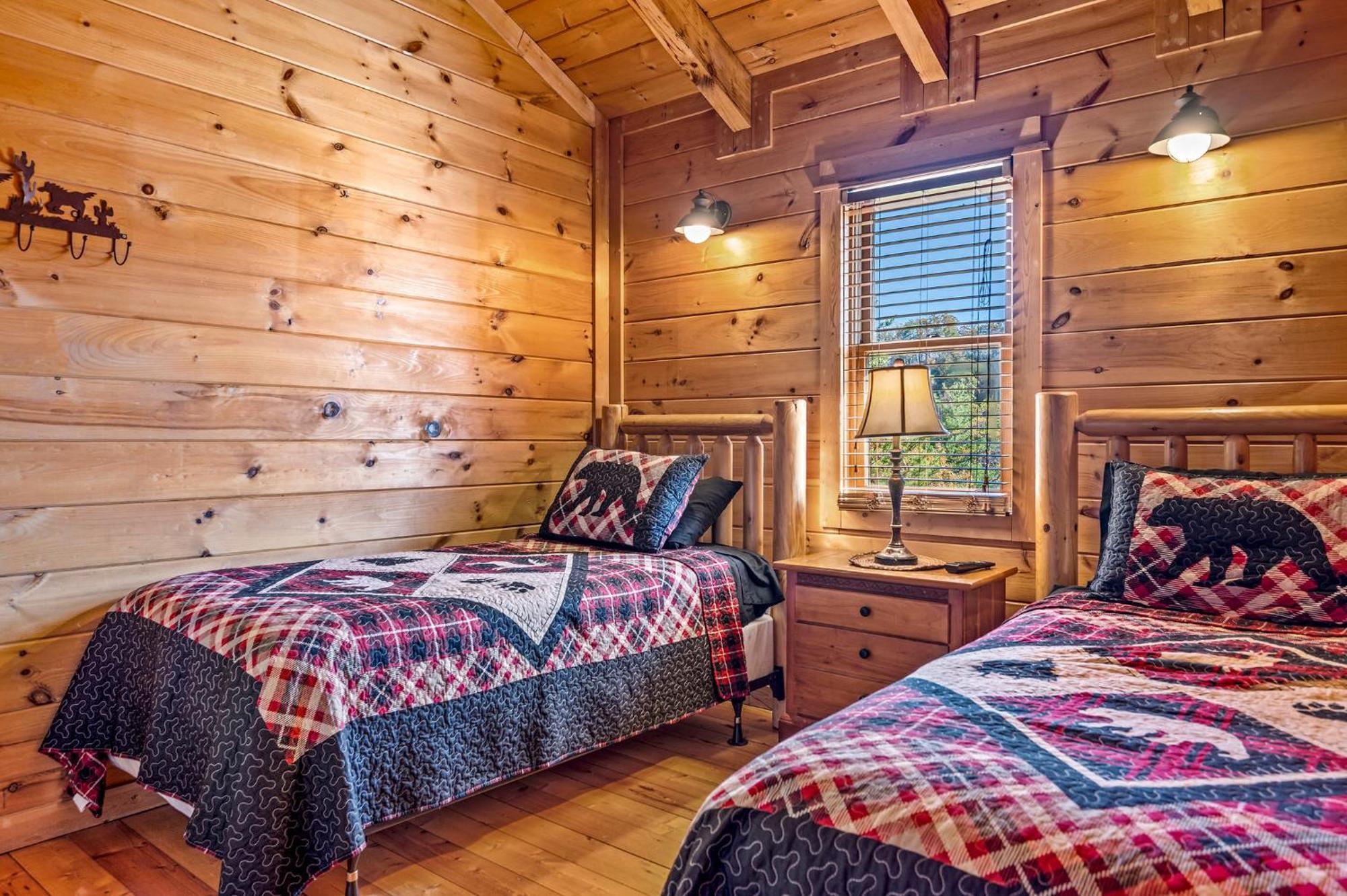 Bearfoot Pines - True Log Cabin - Wi-Fi, Hot Tub, Fishing, Deck With Views! - Mins To Pf Sevierville Ngoại thất bức ảnh